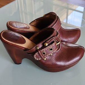 Frye Donna Buckle Clog